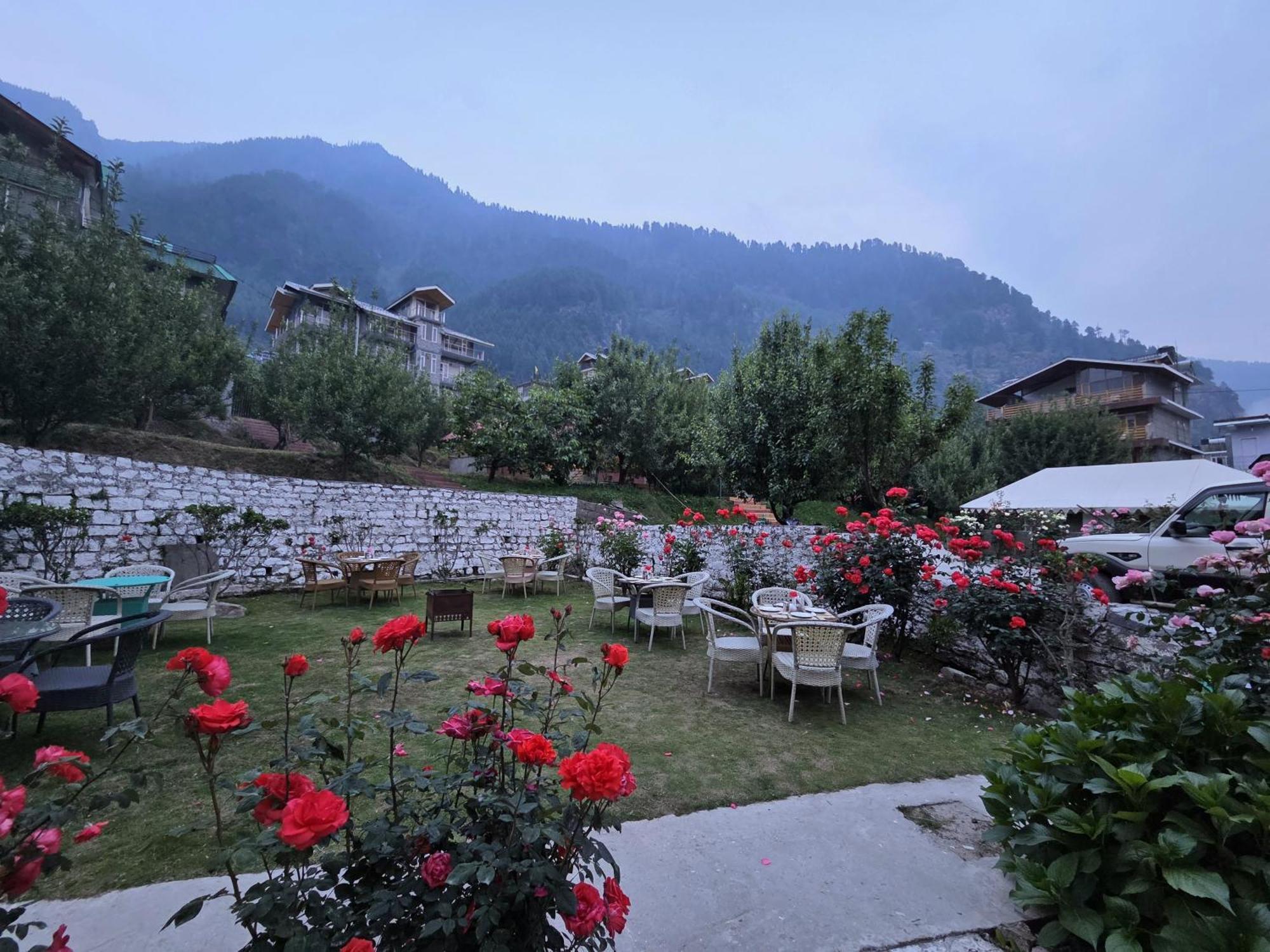 Hill River Resort By West Western Manāli Exterior foto